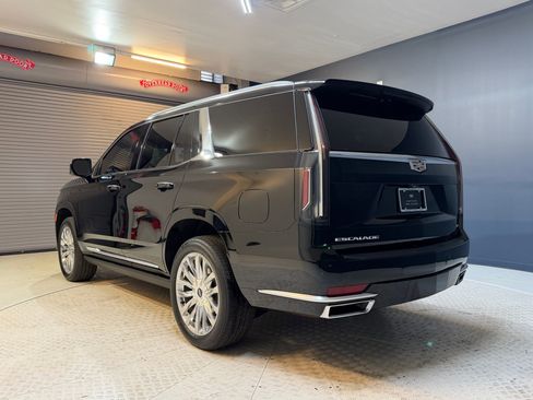 Used 2024 Cadillac Escalade Premium Luxury w/ Performance Package AWD/4WD image 3