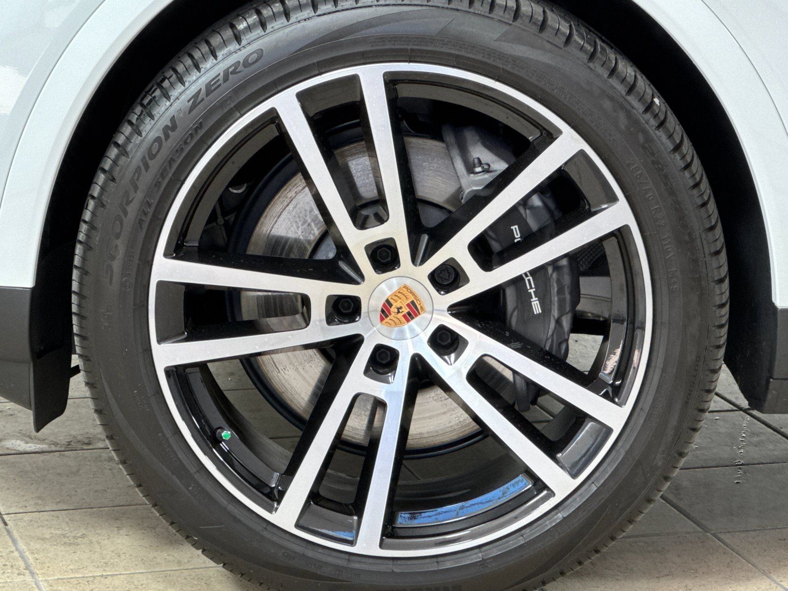 Certified 2026 Porsche Cayenne Coupe AWD/4WD image 27