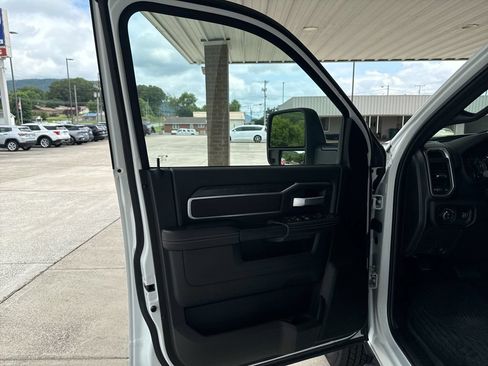 Used 2024 RAM 3500 Big Horn AWD/4WD image 20