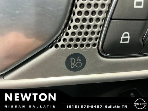 Used 2021 Ford Explorer Limited w/ Equipment Group 301A AWD/4WD image 14
