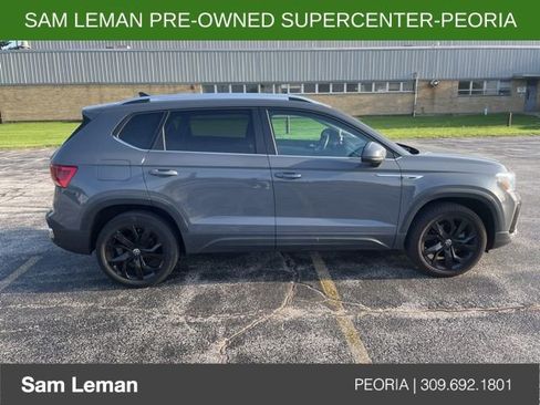 Used 2022 Volkswagen Taos SE FWD image 3