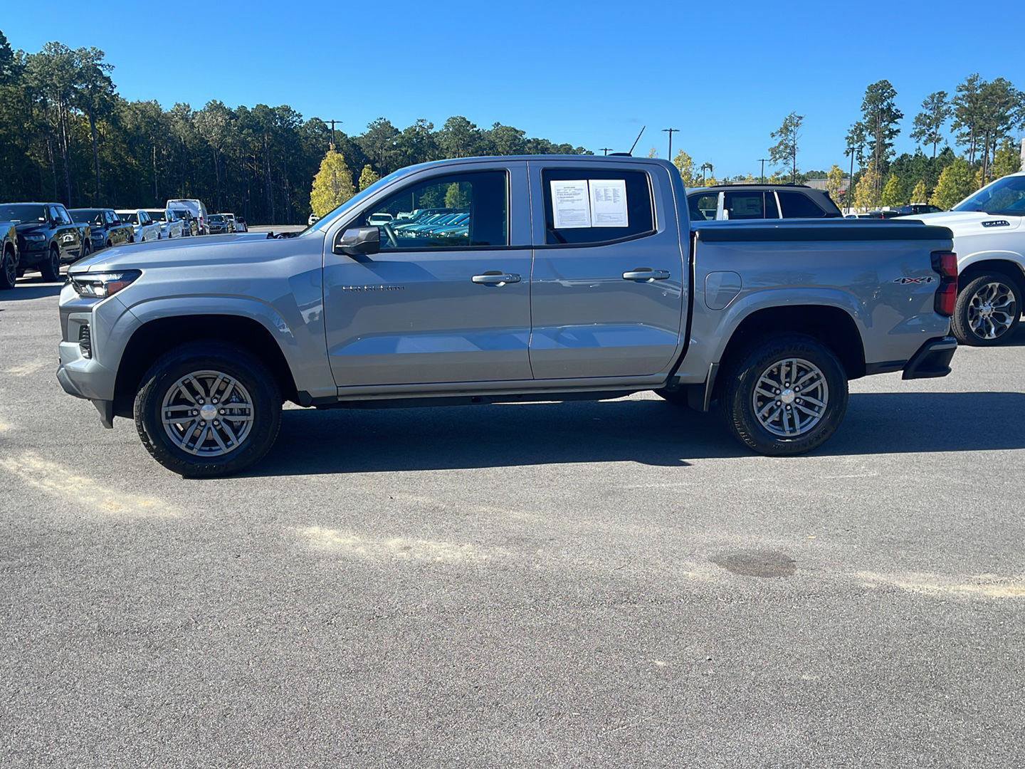 Used 2025 Chevrolet Colorado LT w/ LT Convenience Package AWD/4WD image 4