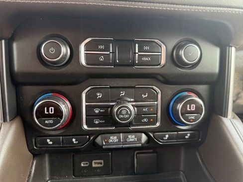 Used 2021 Chevrolet Suburban Z71 w/ Z71 Off-Road Package image 24