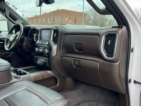 Used 2022 GMC Sierra 2500 Denali w/ Denali Ultimate Package image 22