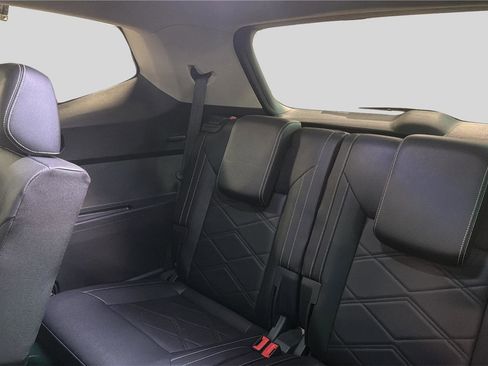 Used 2025 Volkswagen Atlas SE image 17