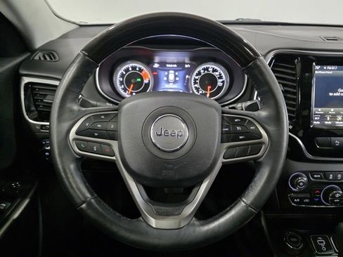 Used 2019 Jeep Cherokee Overland image 17