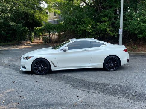 Used 2018 INFINITI Q60 3.0t Luxe w/ Sensory Package 3.0T Luxe RWD image 8