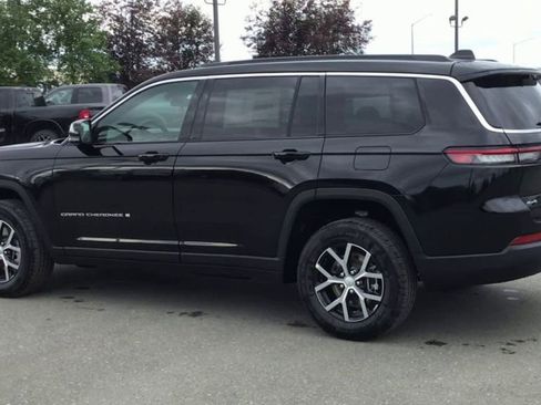 New 2025 Jeep Grand Cherokee L Limited w/ Luxury Tech Group II image 6