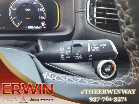 Used 2024 Jeep Wagoneer L Series II w/ Flexible Seating Group image 25