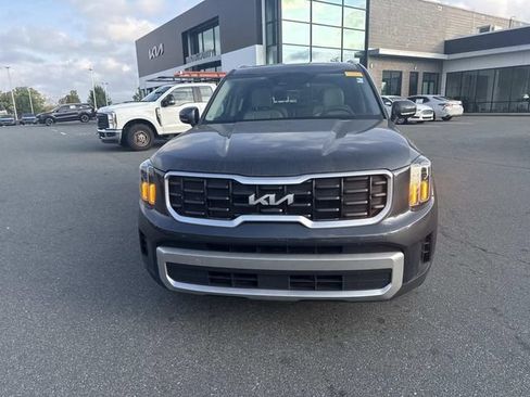 Certified 2024 Kia Telluride S w/ S Sunroof Package FWD image 2