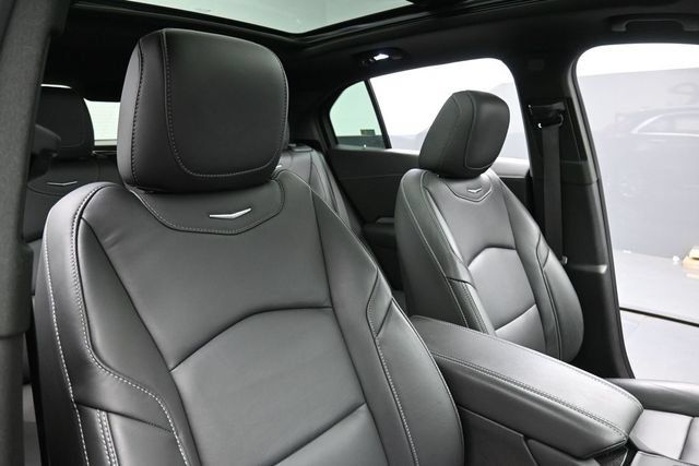 Used 2024 Cadillac XT4 Premium Luxury w/ Cold Weather Package AWD/4WD image 34