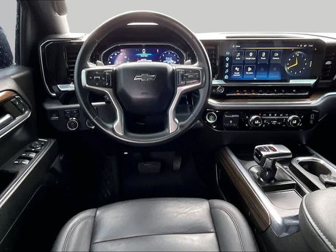 Used 2024 Chevrolet Silverado 1500 LT Trail Boss w/ LT Trail Boss Premium Package AWD/4WD image 6