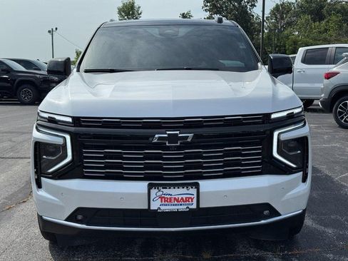 Used 2025 Chevrolet Tahoe High Country AWD/4WD image 9