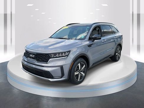 Used 2022 Kia Sorento S w/ Panoramic Sunroof Package image 3