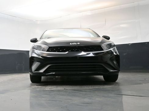 Used 2023 Kia Forte LXS w/ LXS Technology Package FWD image 19