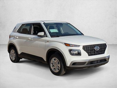 New 2026 Hyundai Venue SE image 7