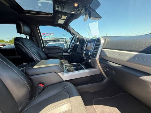 Used 2019 Ford F350 Platinum w/ Platinum Ultimate Package AWD/4WD image 25