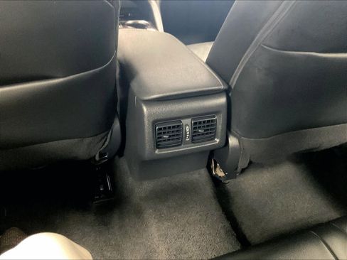 Used 2024 Toyota Camry XSE FWD image 27