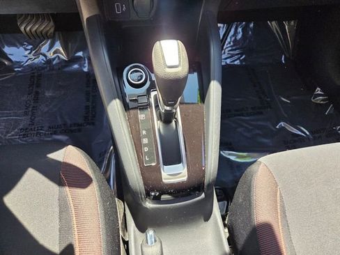 Used 2022 Nissan Versa SR image 11