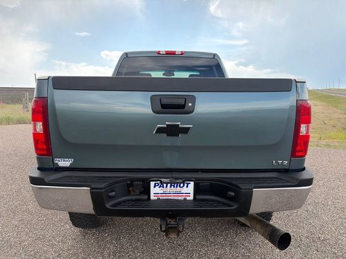 Used 2008 Chevrolet Silverado 2500 LTZ w/ Suspension Package, Off-Road AWD/4WD image 4