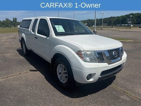 Used 2019 Nissan Frontier SV RWD image 2