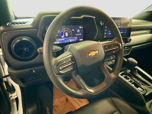 Used 2024 Chevrolet Colorado W/T AWD/4WD image 12