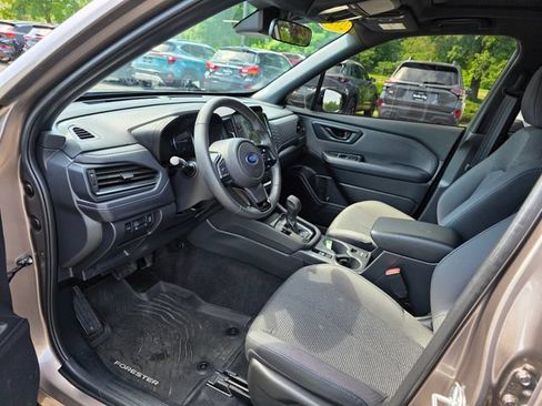 Used 2025 Subaru Forester Premium AWD/4WD image 15