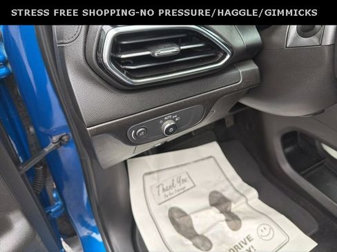 Used 2023 Chevrolet Bolt EUV LT w/ Convenience Package image 17