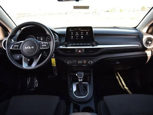Used 2024 Kia Forte LXS image 7