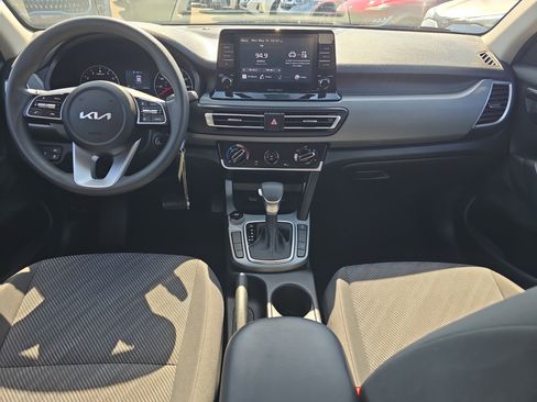 Certified 2023 Kia Seltos LX AWD/4WD image 12