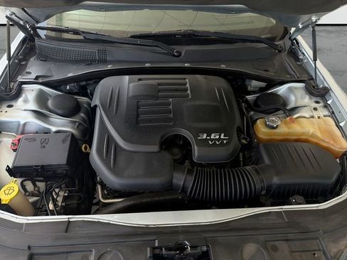Used 2013 Chrysler 300 C RWD image 24