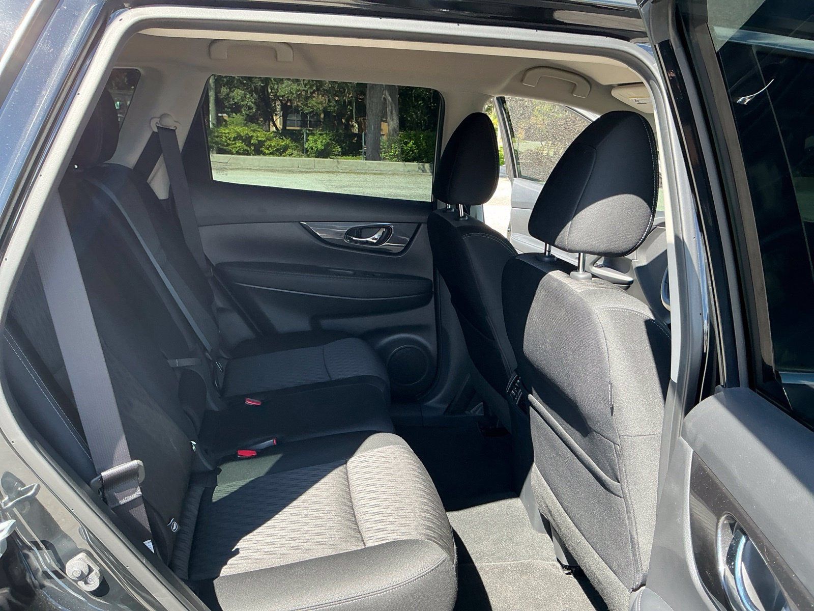 Used 2020 Nissan Rogue S w/ Special Edition Package FWD image 16