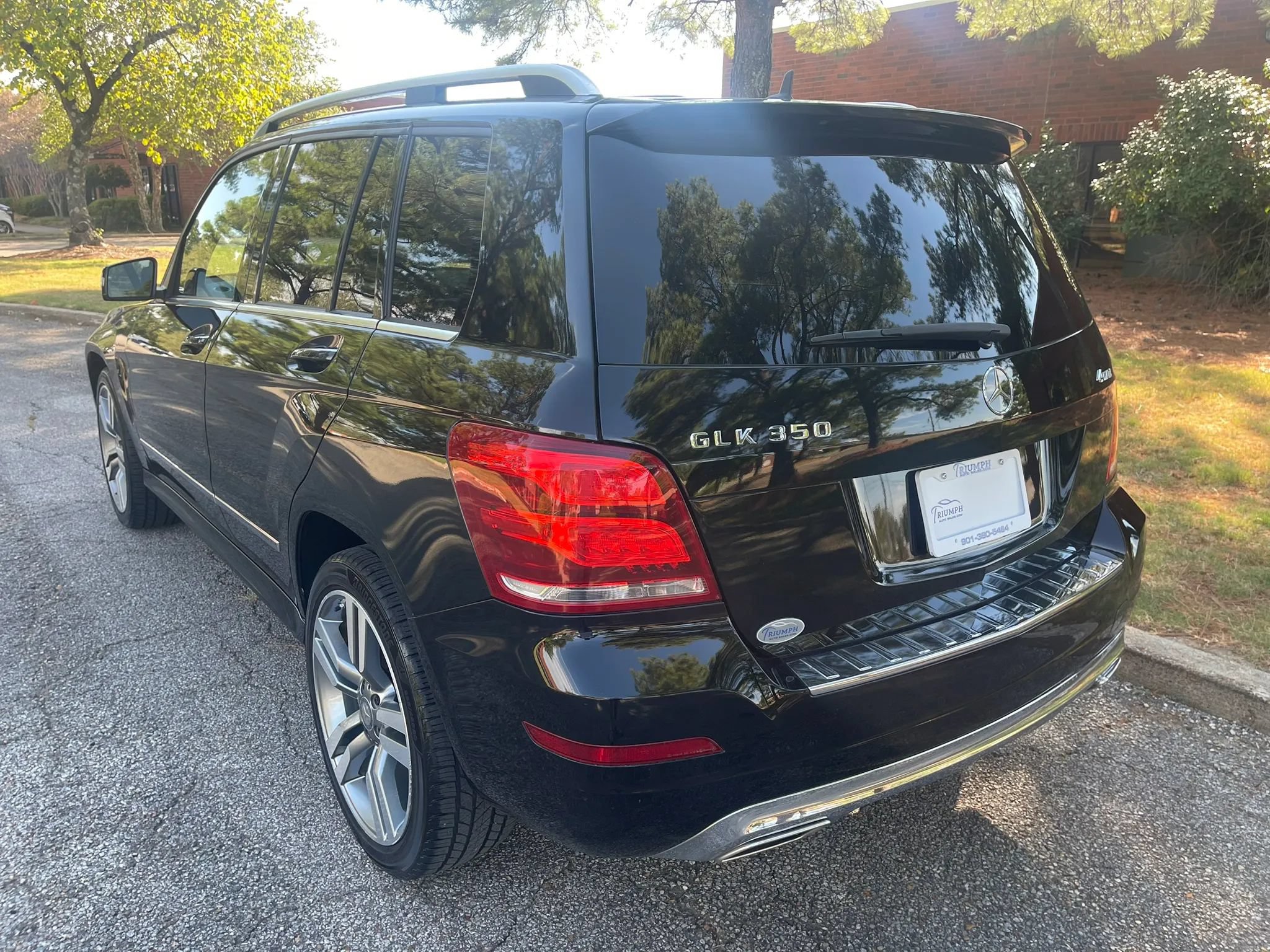 Used 2015 Mercedes-Benz GLK 350 4MATIC image 3