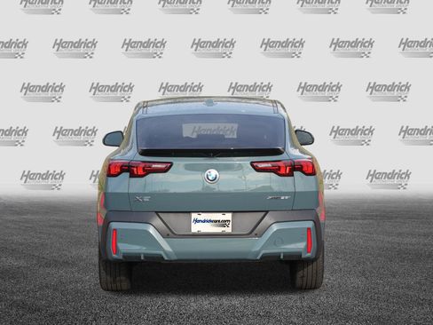 Certified 2025 BMW X2 xDrive28i image 8
