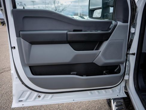 Used 2023 Ford F250 XL w/ Snow Plow Prep Package image 17