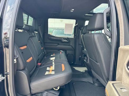 Used 2024 GMC Sierra 1500 AT4 w/ Technology Package AWD/4WD image 22