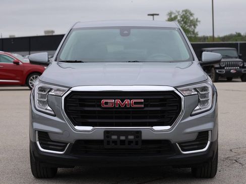 Used 2024 GMC Terrain SLE AWD/4WD image 5