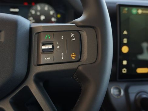 New 2026 Land Rover Defender 110 X-Dynamic SE AWD/4WD image 19