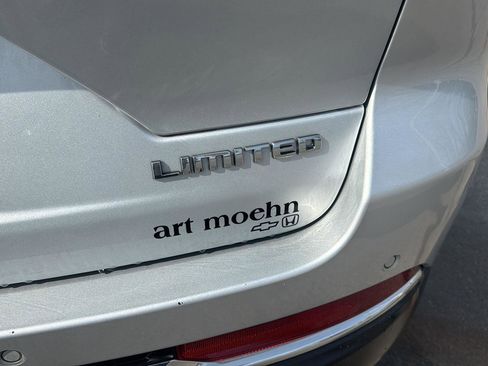 Used 2022 Jeep Grand Cherokee Limited AWD/4WD image 6