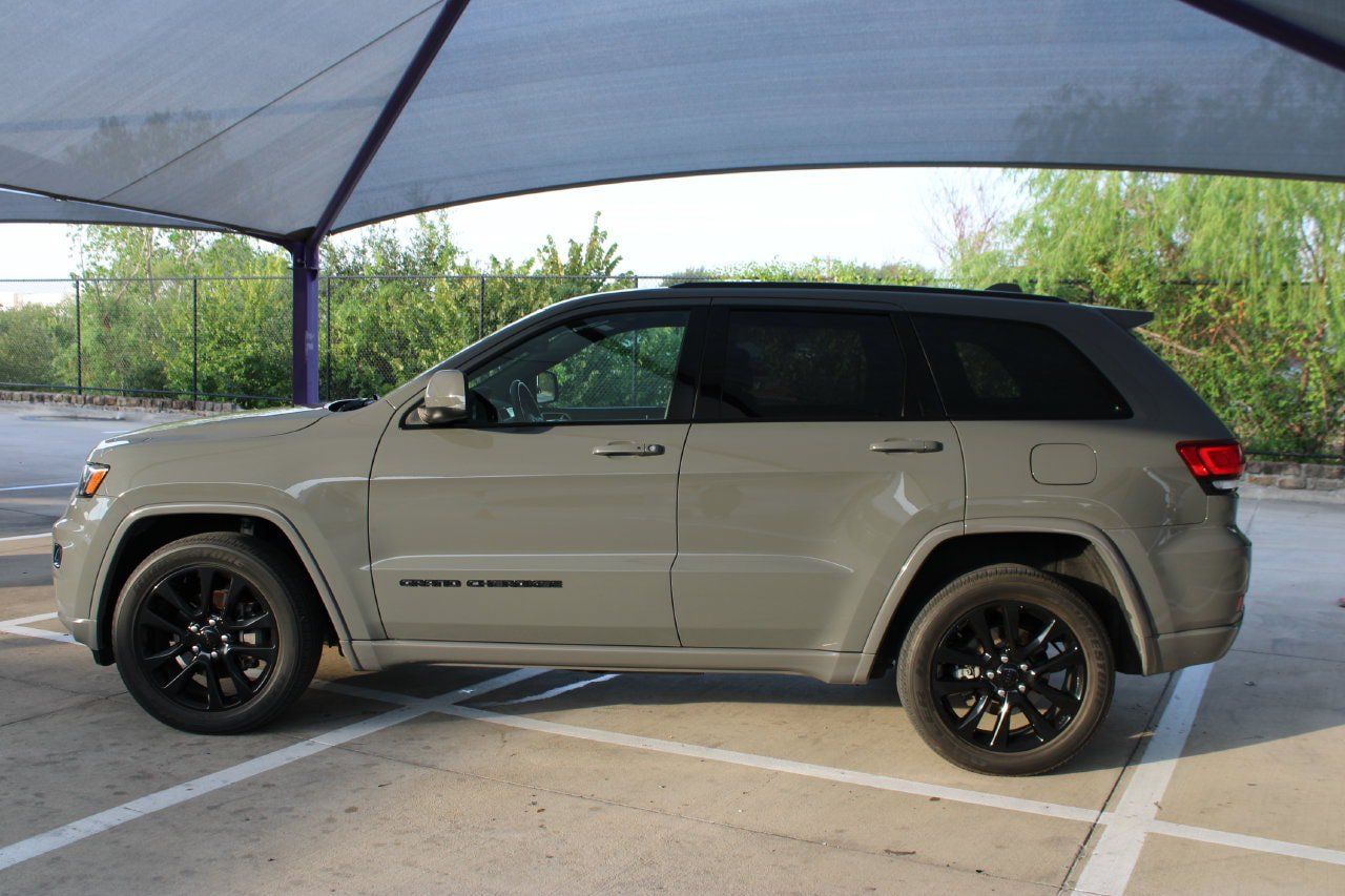 Used 2020 Jeep Grand Cherokee Altitude AWD/4WD image 2