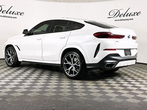Used 2021 BMW X6 M50i AWD/4WD image 4