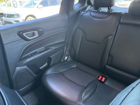 Used 2025 Jeep Compass Trailhawk image 40