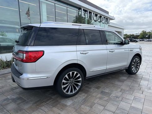 Used 2019 Lincoln Navigator Select w/ Technology Package image 2