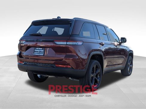 New 2025 Jeep Grand Cherokee 4WD image 5