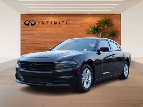 Used 2019 Dodge Charger SXT image 1