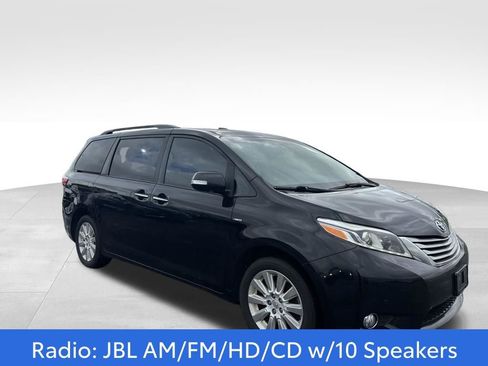 Used 2016 Toyota Sienna Limited Premium image 3