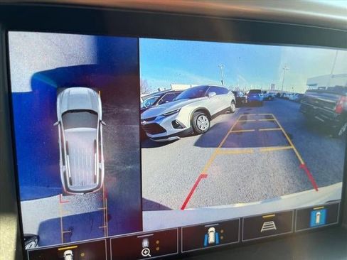 Used 2021 GMC Acadia Denali w/ Denali Technology Package image 13