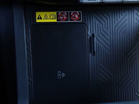 New 2025 Toyota Tacoma SR5 image 9