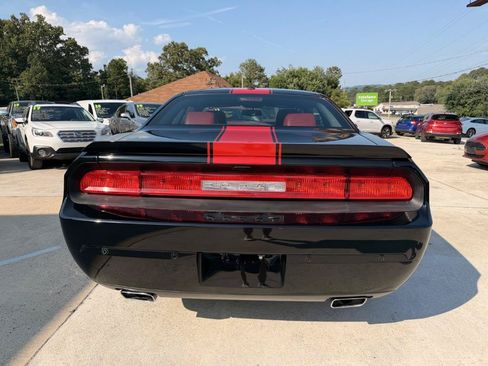 Used 2014 Dodge Challenger SXT RWD image 12