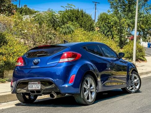 Used 2017 Hyundai Veloster Value Edition FWD image 19